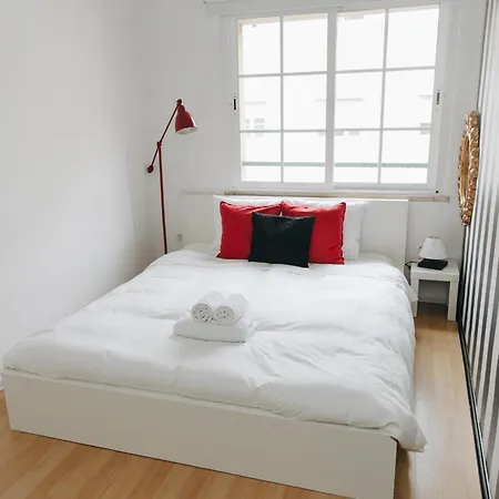 Cosy Near Feira Da Ladra Apartment *