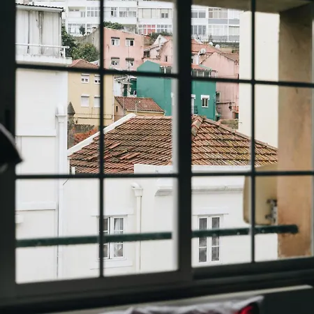 Apartment Cosy Near Feira Da Ladra
